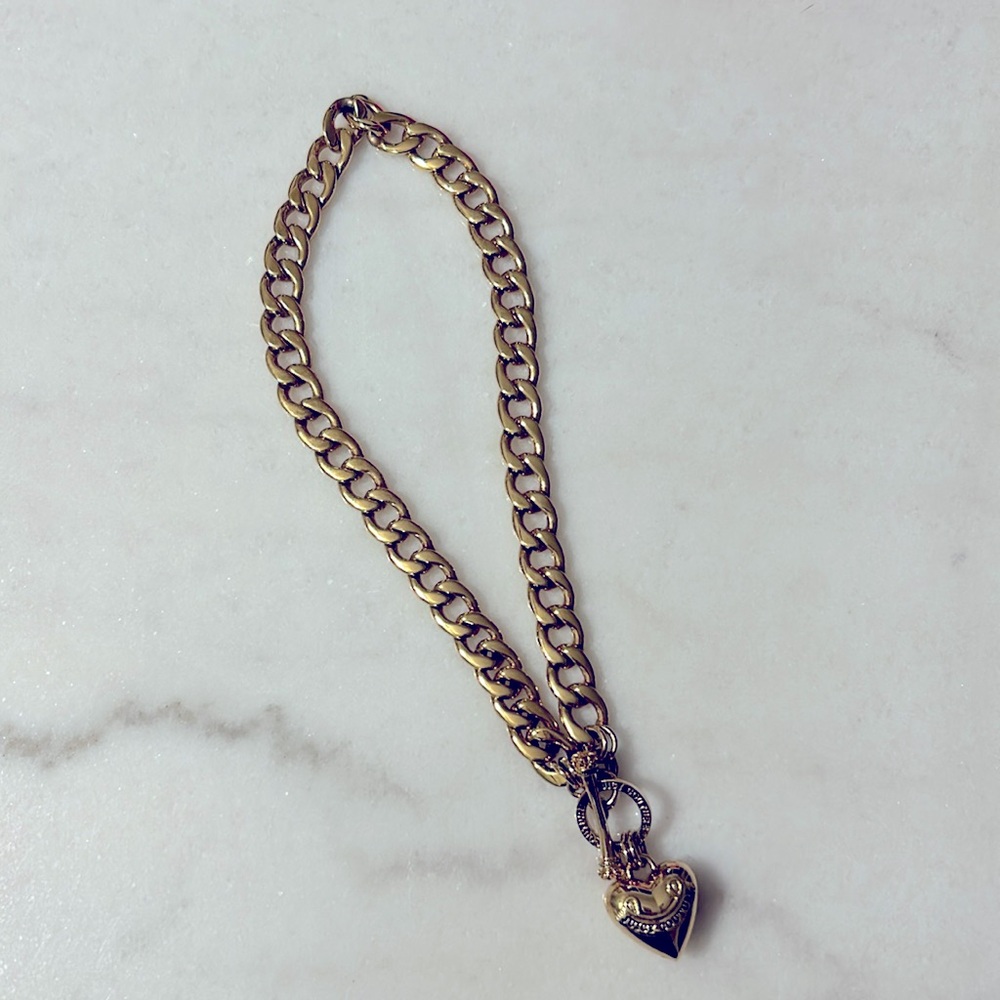 Juicy Couture Gold Heart necklace in excellent condition